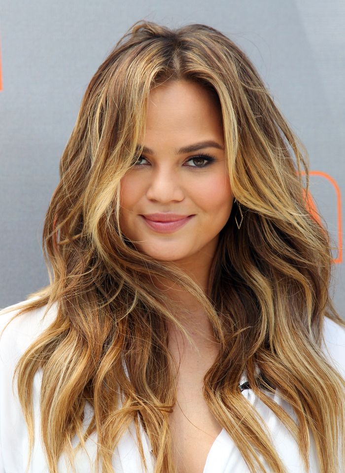Model Rambut Flowing Waves