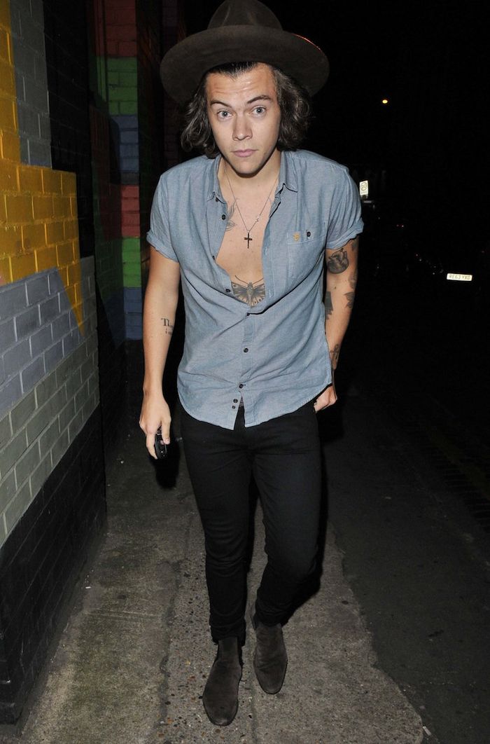 Tampil Kece Kaya Harry Styles 