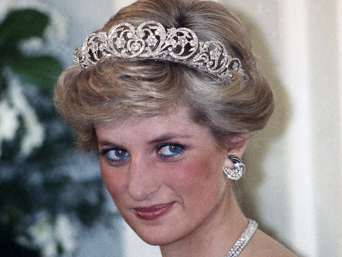 Princess Diana dengan eyeliner biru