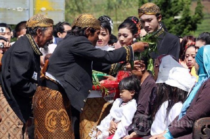 Ritual Potong Rambut Gimbal, Tradisi Ratusan Tahun dari Dieng Bobo