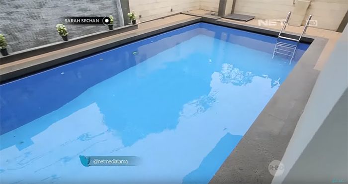 Kolam Renang di Rumah Billy Syahputra