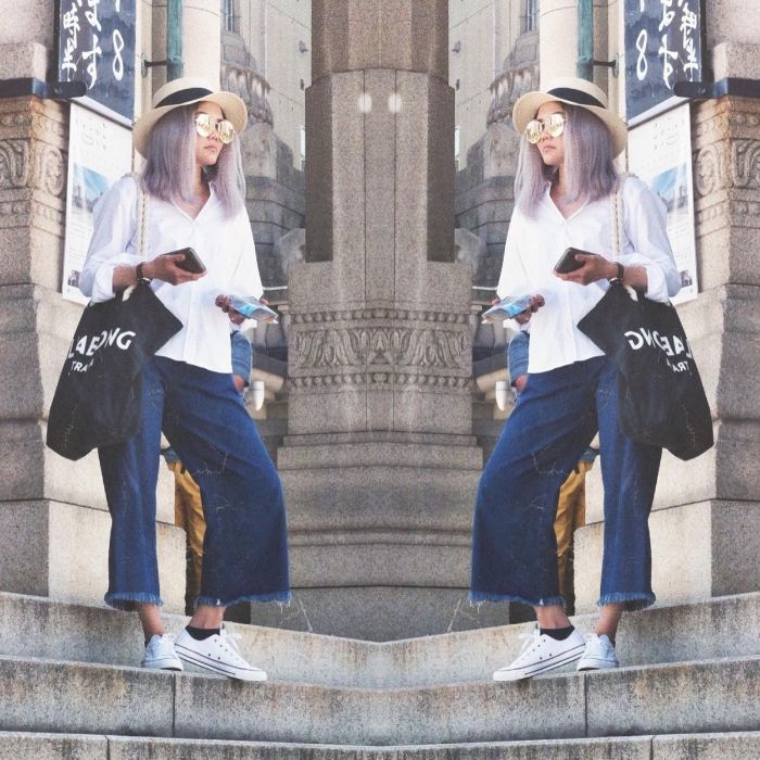 Mix and match kemeja putih dan denim ala Rina Nose