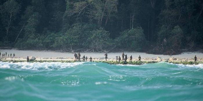 penduduk pulau Sentinel Utara
