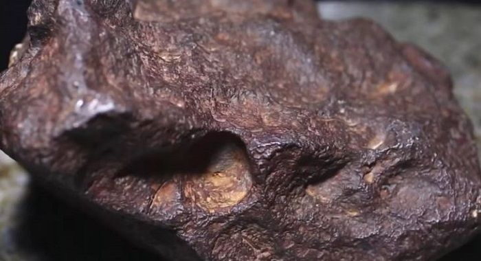 Seorang Pria Tak Sadar Gunakan Batu Meteor Seharga Rp 1,5 Miliar Jadi Ganjal Pintu