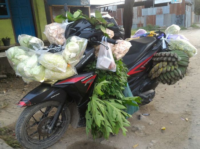 Ini Cerita Tukang Sayur yang Jualan Pakai Honda CB150R 