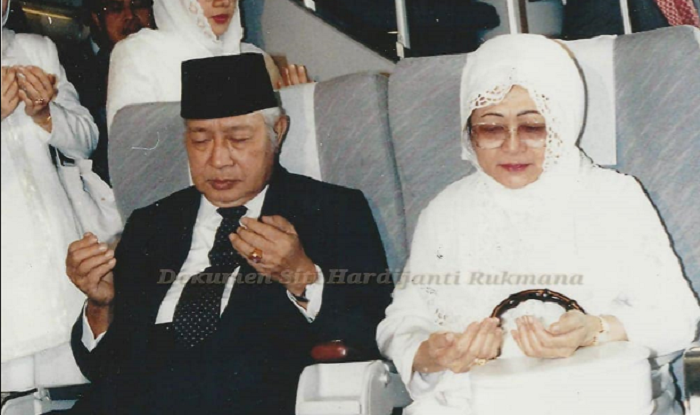 Presiden ke-2 RI dan Ibu <a href='https://manado.tribunnews.com/tag/tien-soeharto' title='Tien Soeharto'>Tien Soeharto</a>