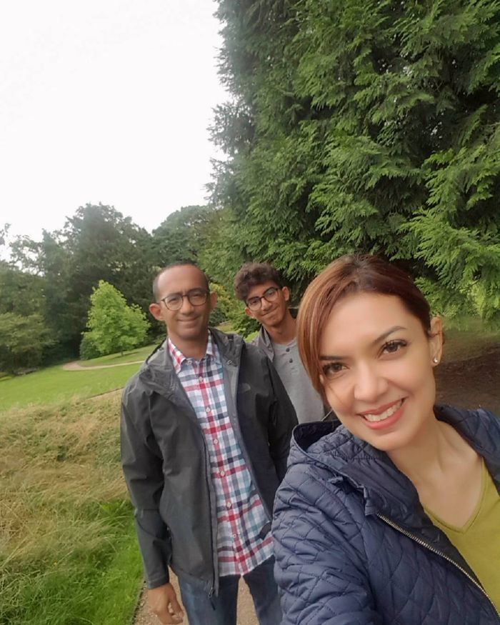 Potret Najwa Shihab bersama suami dan anaknya
