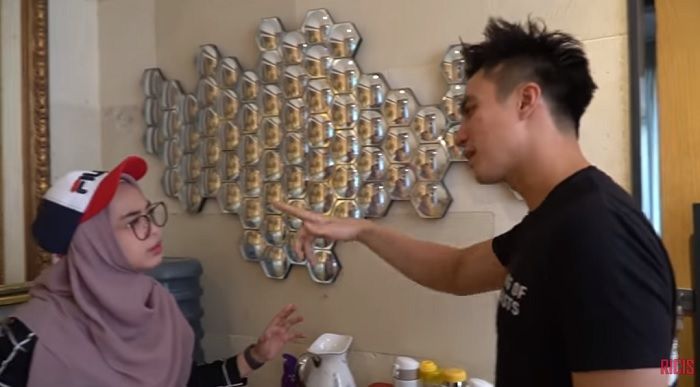 hiasan dinding dari kaca