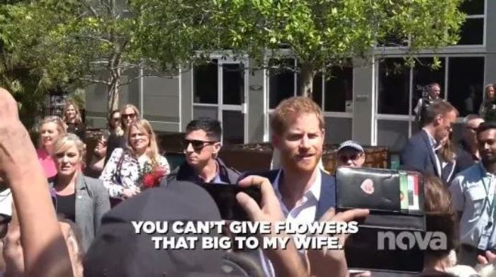 Pangeran Harry marahi pria yang berikan buket bunga ke Meghan Markle