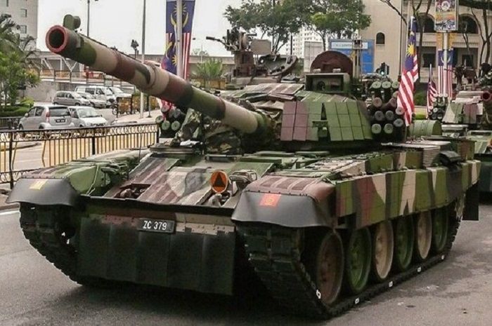PT-91M Pendekar, tampak balok-balok kotak di kubah meriam, itulah ERA.