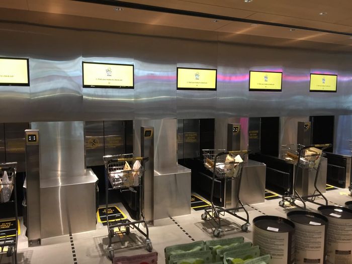 Tempat menaruh troli jika sudah selesai berbelanja di Supermarket Habitat