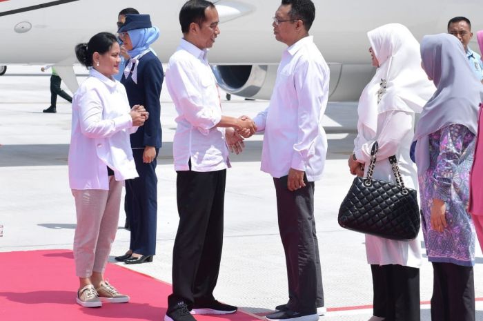 Iriana Jokowi dan Sneakers