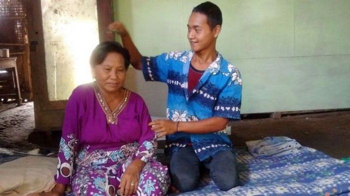Rokim dan <a href='https://kupang.tribunnews.com/tag/nenek' title='Nenek'>Nenek</a> Tampi