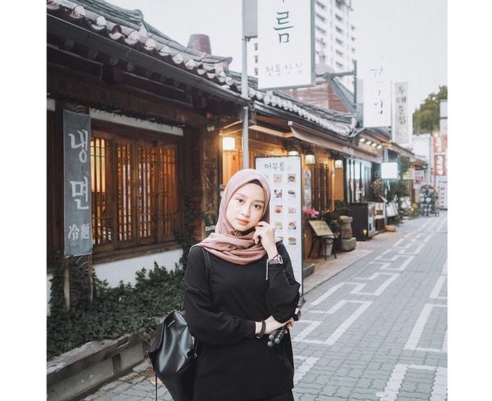 Inspirasi Gaya Hijab Di Bulan Ramadan A La Youtuber Gita Savitri