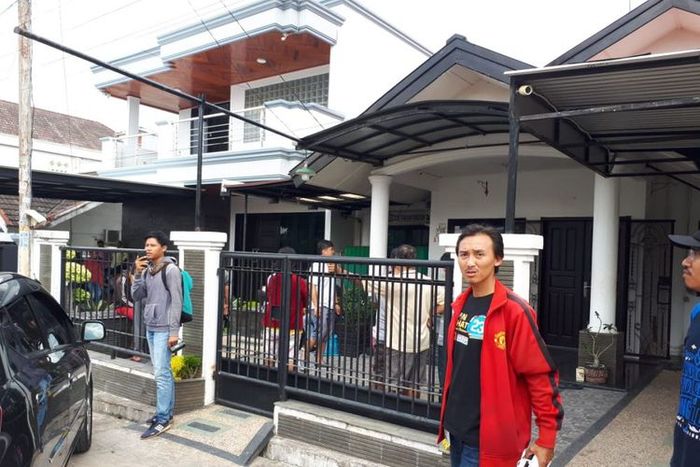 Kediaman Fransiskus Xaverius Ong (45)di Jalan Villa Kebun Sirih Blok A18 RT 05 RW 01 Kelurahan Bukit Sangkal Kecamatan Kalidoni Palembang, Sumatera Selatan, yang ditemukan tewas bersama istri serta kedua anaknya. Para korban ditemukan tewas dengan kondisi kepala ditembak.(KOMPAS.com/ Aji YK Putra)
