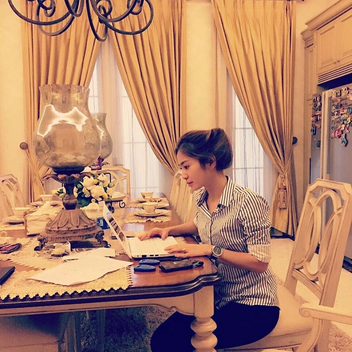 Ruang makan rumah Bunga Zainal
