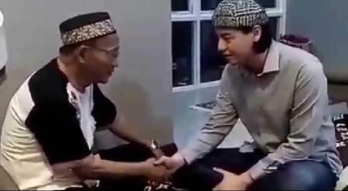 Roger Danuarta jadi mualaf