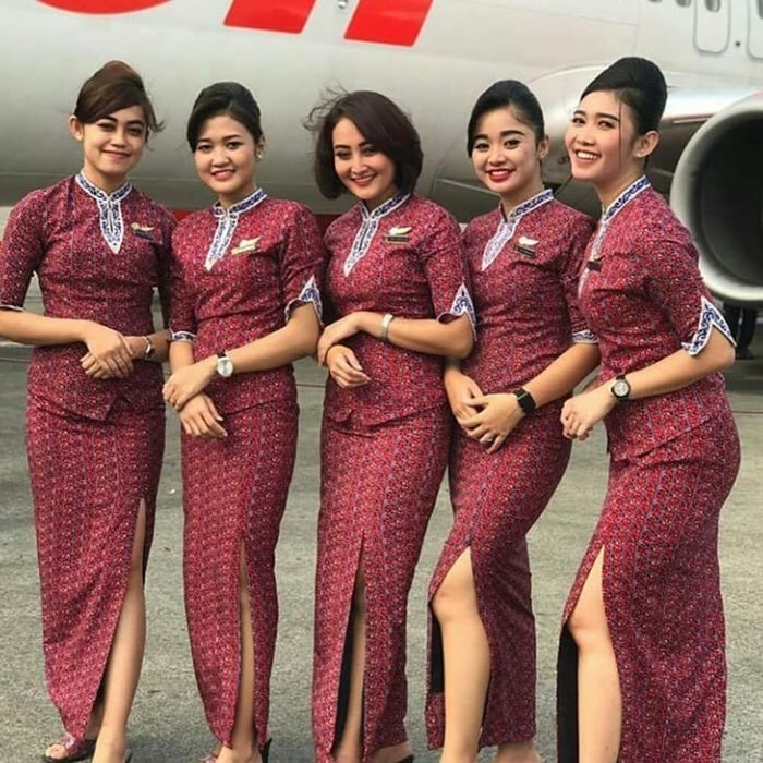 5 Fakta di Balik Seragam Pramugari Lion Air, Kamu Tahu Nggak? - Semua Halaman - Stylo