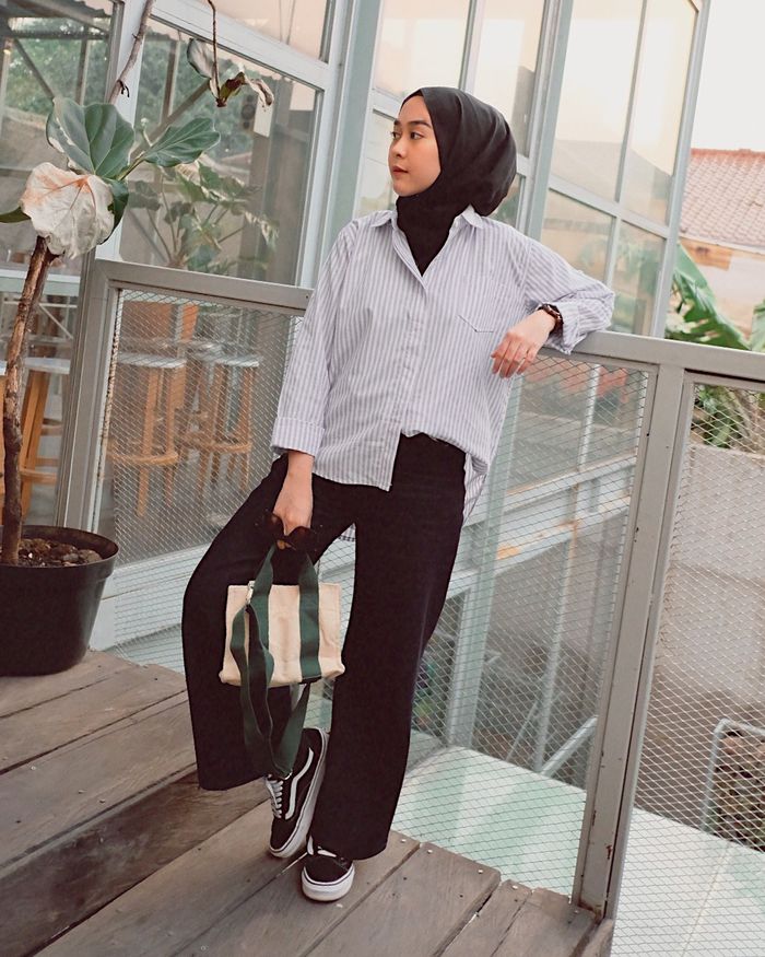 5 Gaya OOTD Hijab Simple nan Trendi yang Cocok Dipakai 