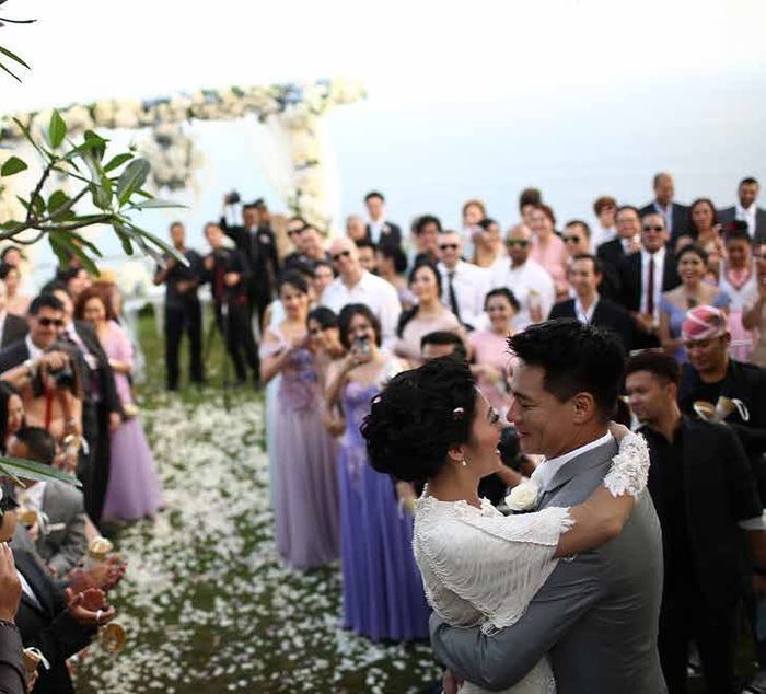 Pesta pernikahan Rini Yulianti dan Michael Andrew Ha