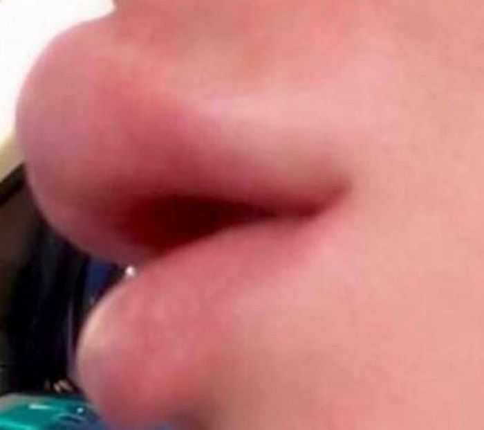 Bibir Kerry Miles
