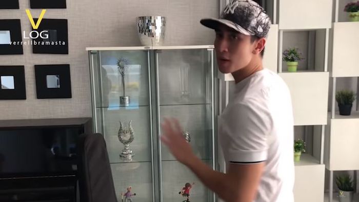 19+ Rumah Mewah Verrel Bramasta Gif
