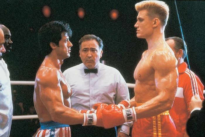 Rocky Balboa (Sylvester Stallone) dan Ivan Drago (Dolph Lundgren) dalam Rocky IV.