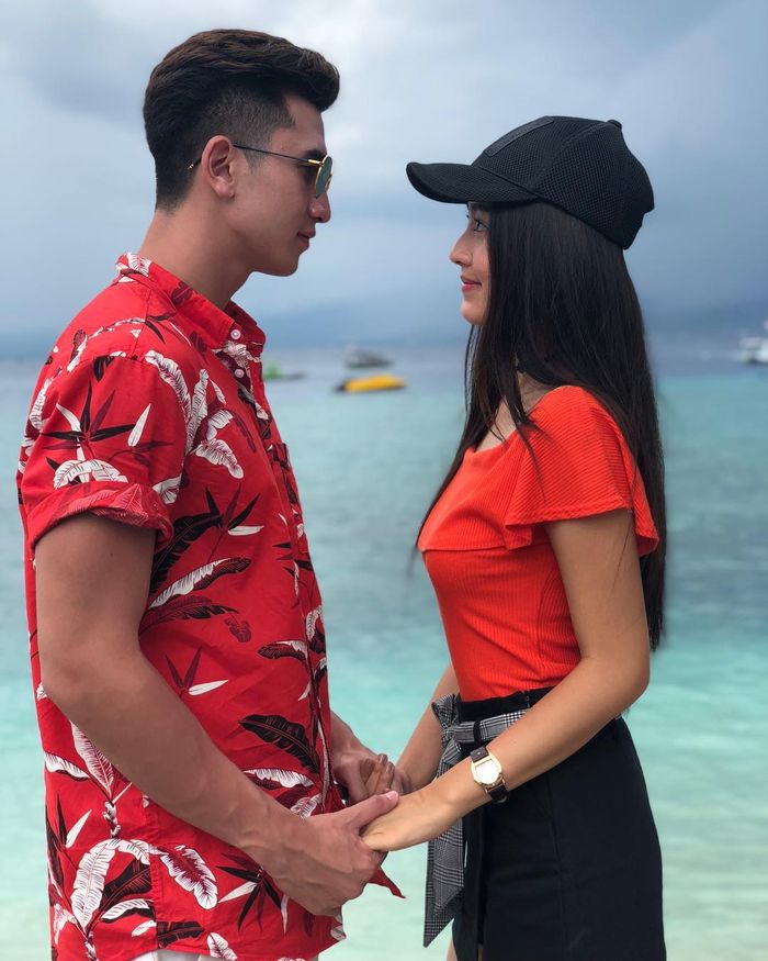 600 Model Jaket Natasha Wilona Terbaik