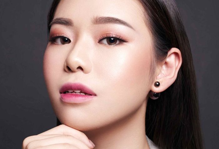 Tutorial Makeup Korea untuk Pemakai Hijab, Caranya Mudah Loh! - Blush On dan Lip Tint