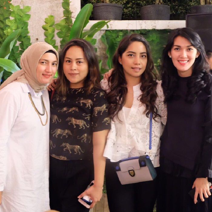 Potret terkini Sarah Amalia, mantan istri Ariel Noah yang kini sudah berhijab.