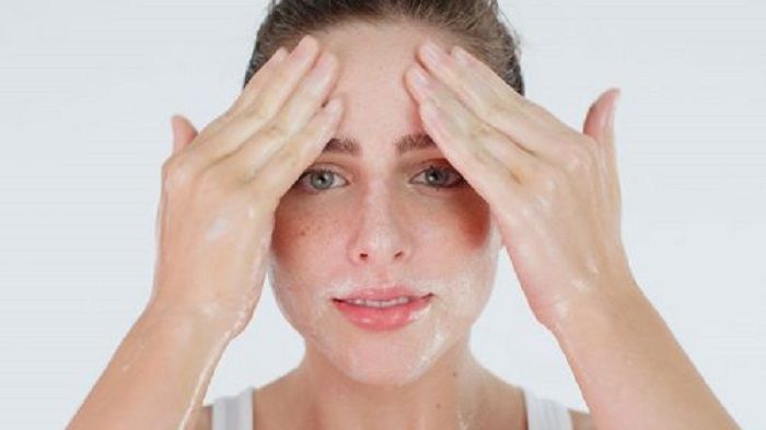 scrubbing untuk pencegahan jerawat