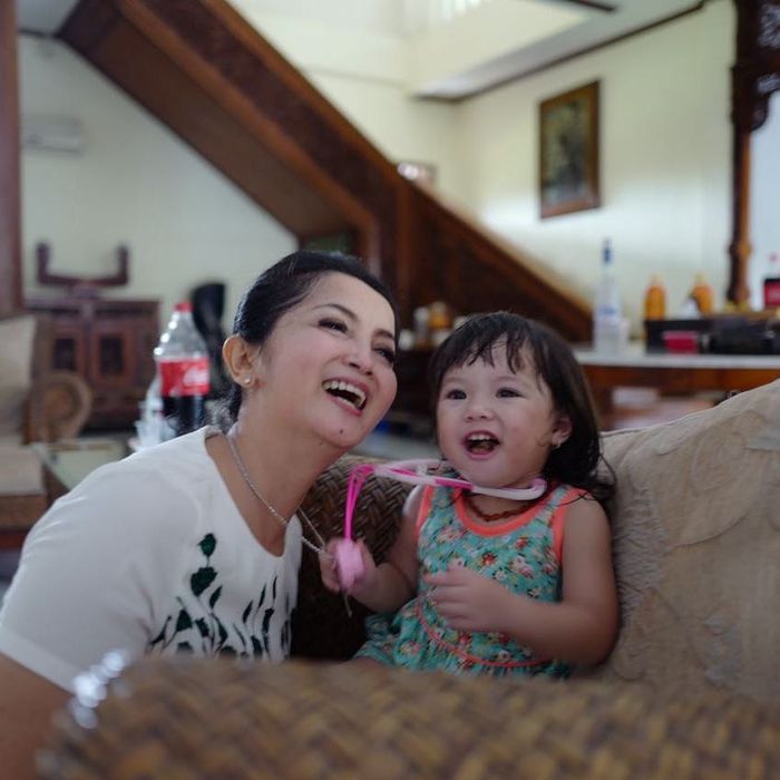 Gempi dan Anna