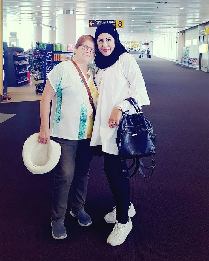 Shechah Sagran dan Ibu Mertua saat berlibur di Bali