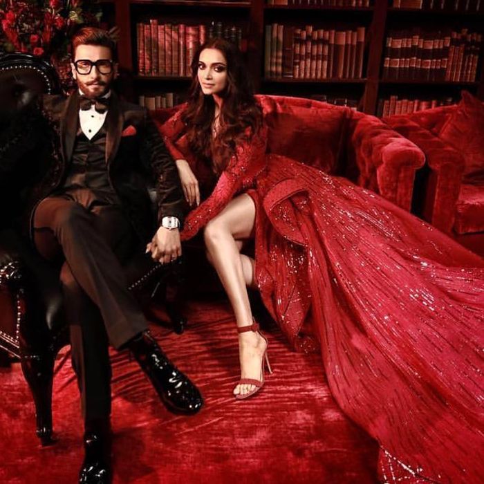 Bandingkan Style Kareena Kapoor dan Anak Tirinya Saat Hadiri Resepsi