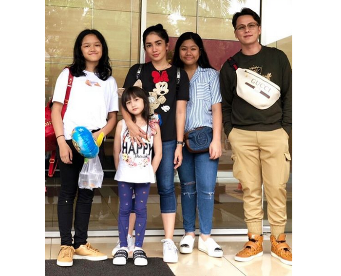 Kerap Dibully Begini 7 Gaya Fashion Putri dari Ussy Kerap Dibully Begini 7 Gaya Fashion Putri dari Ussy