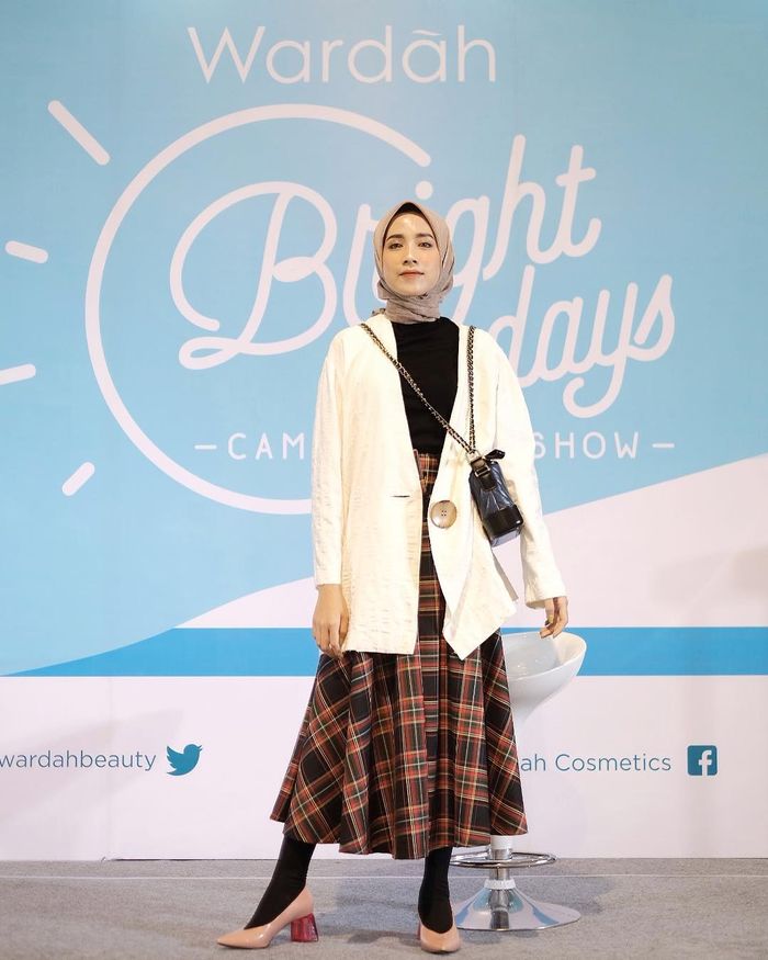 25 Trend Terbaru Rok Kotak Kotak Merah Hijab Flatpop Megan 25 Trend Terbaru Rok Kotak Kotak Merah Hijab Flatpop Megan
