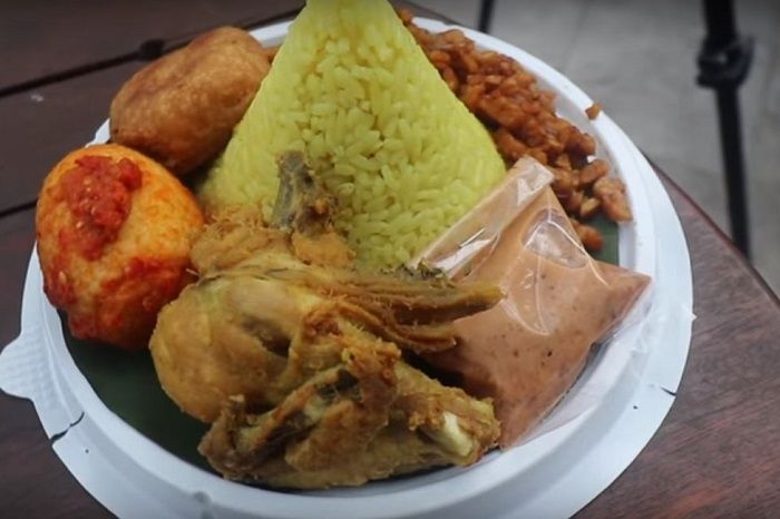 Review Nasi Tumpeng Mini Ayu Ting Ting Youtuber Anak Kuliner Kaget Dengan Rasanya Semua Halaman Grid Id