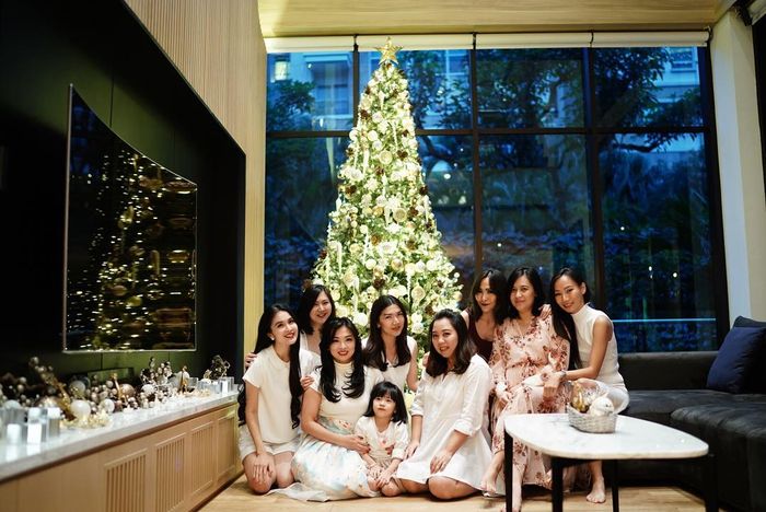 Megahnya Ruang Keluarga Sandra Dewi di Apartemen 4 Lantai