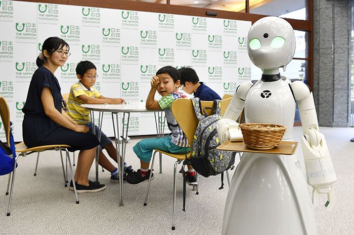Robot yang dikendalikan oleh penderita lumpuh