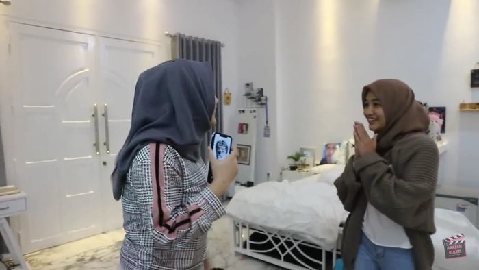 Kamar Gaya Skandinavia milik Putri Delina Digerebek Arafah ...