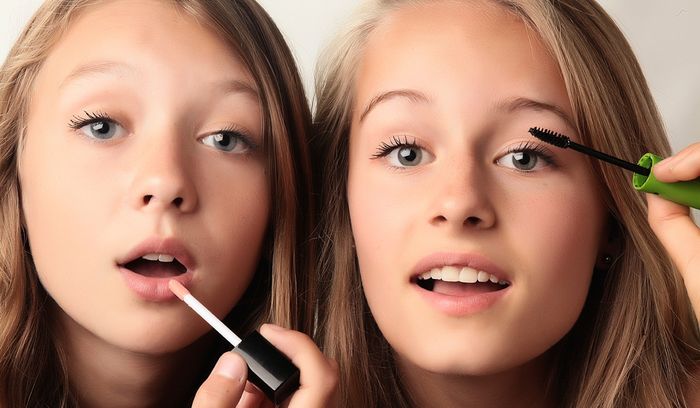 Makeup yang cocok untuk remaja - maskara dan lip balm