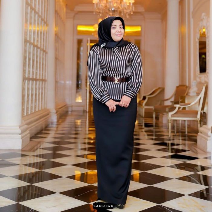 Gaya hidup mewah Muzdalifah memakai ikat pinggang Louis Vuitton