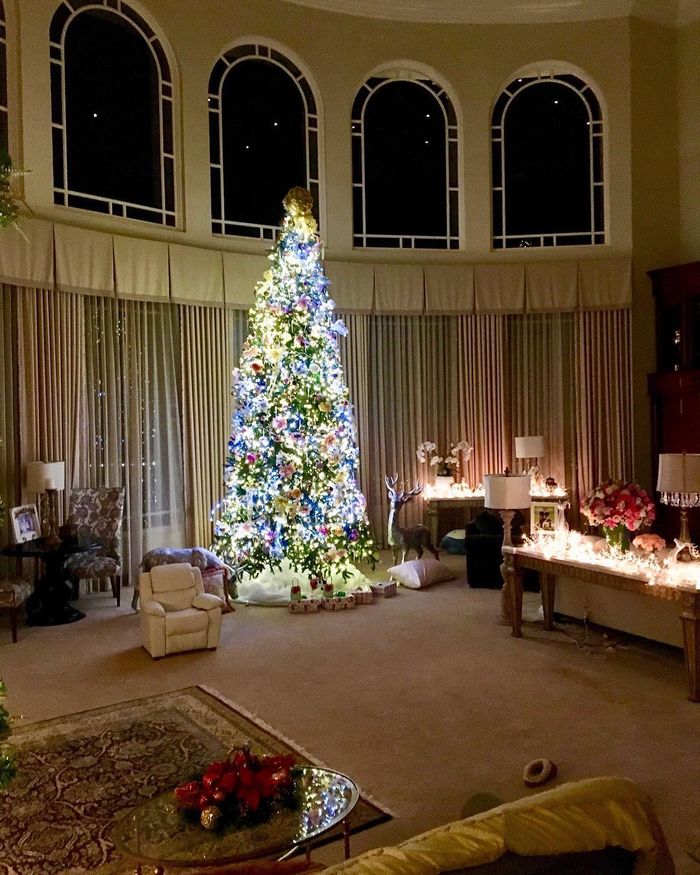 Inilah 10 Dekorasi Natal di Rumah  Selebriti Pakai Pohon 