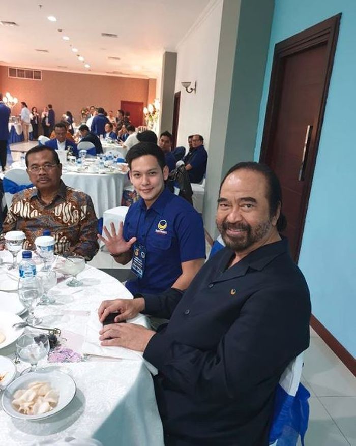 Ferly Putra tampak aktif di dunia politik saat ini dengan bergabung ke dalam salah satu partai.