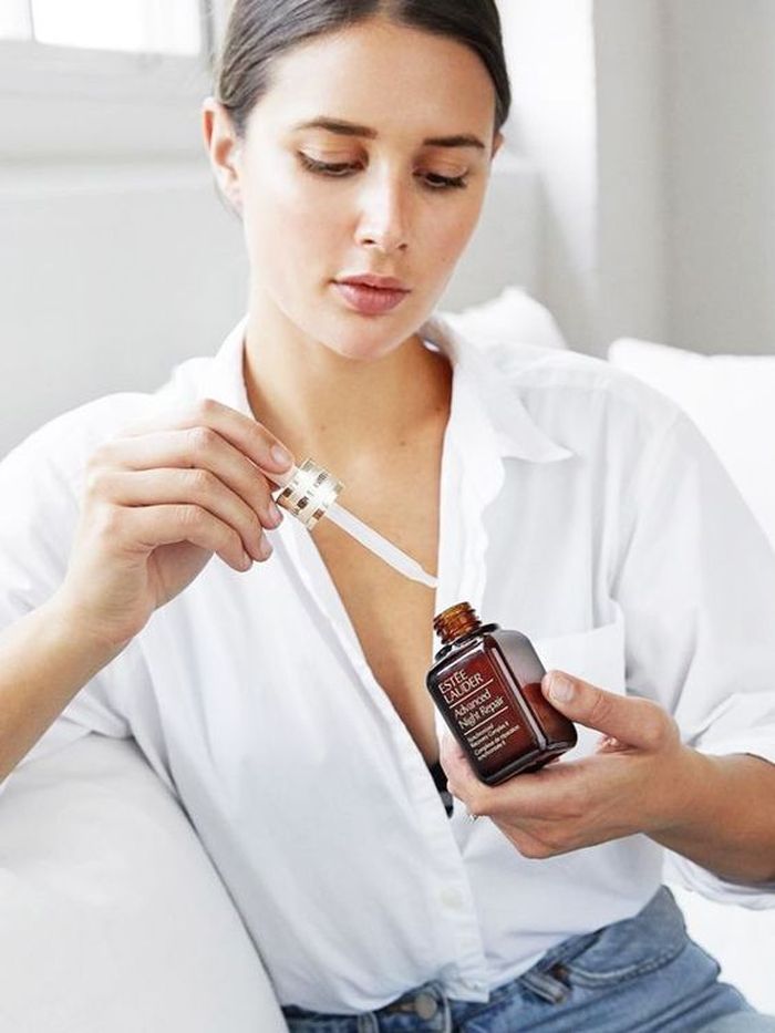 Serum memiliki manfaat untuk hilangkan flek hitam pada kulit wajah