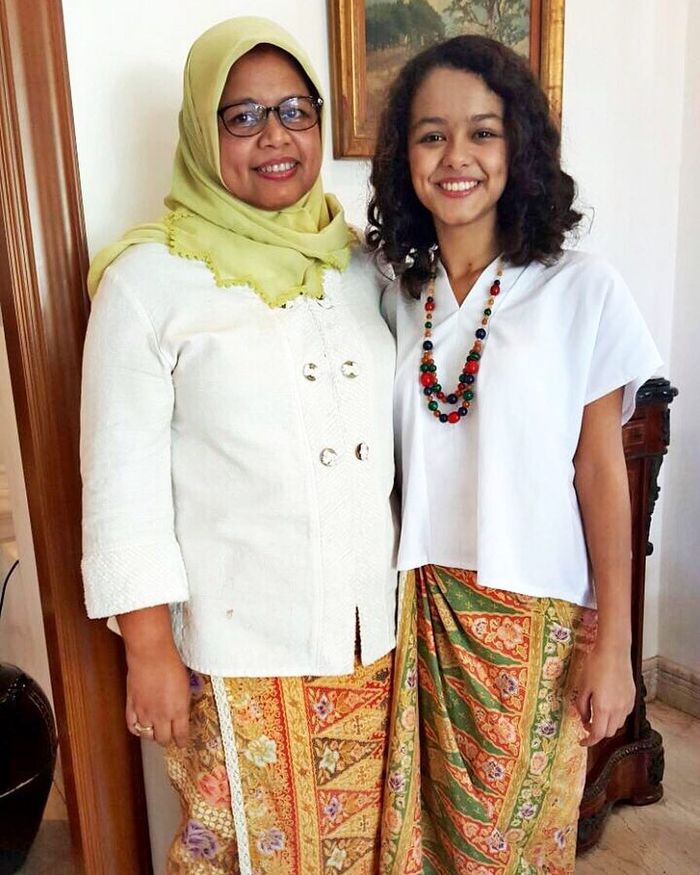 Fashion kompak Mutiara Baswedan dan Mama