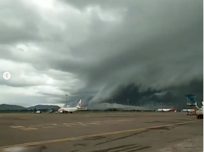 80 Gambar Awan Mirip Tsunami Terlihat Keren 80 Gambar Awan Mirip Tsunami Terlihat Keren