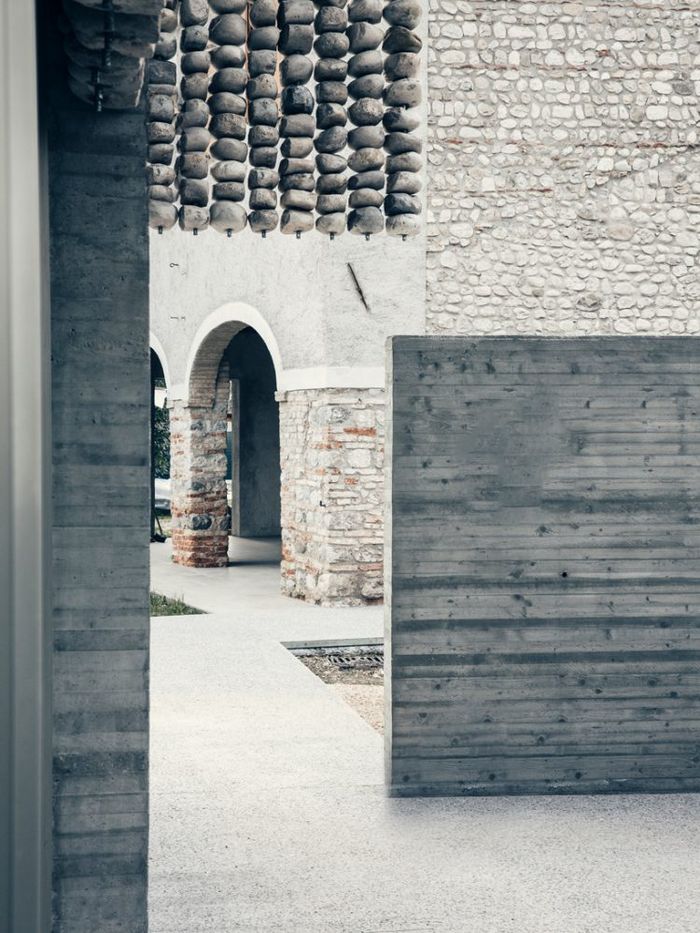 Stoned karya Stefano Pujatti