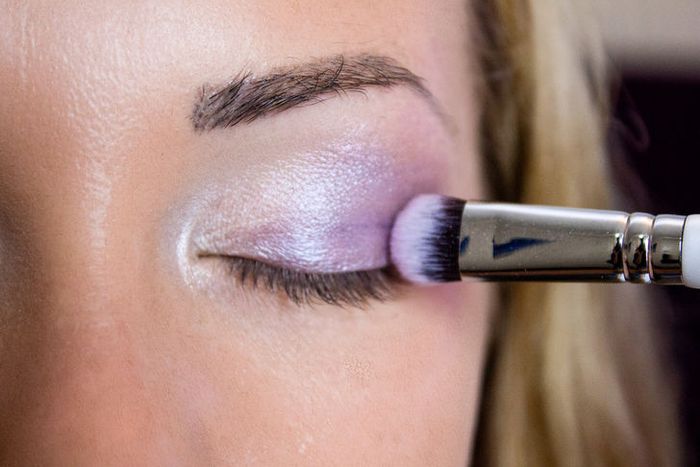 Flat eyeshadow brush