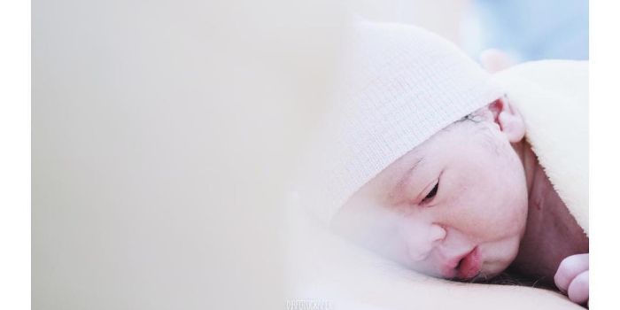 Agyra saat dipelukan orang tua tercinta